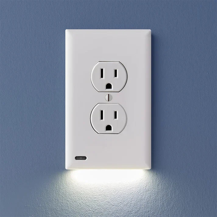 Outlet Cover with Integrated LED Night GuideLight
